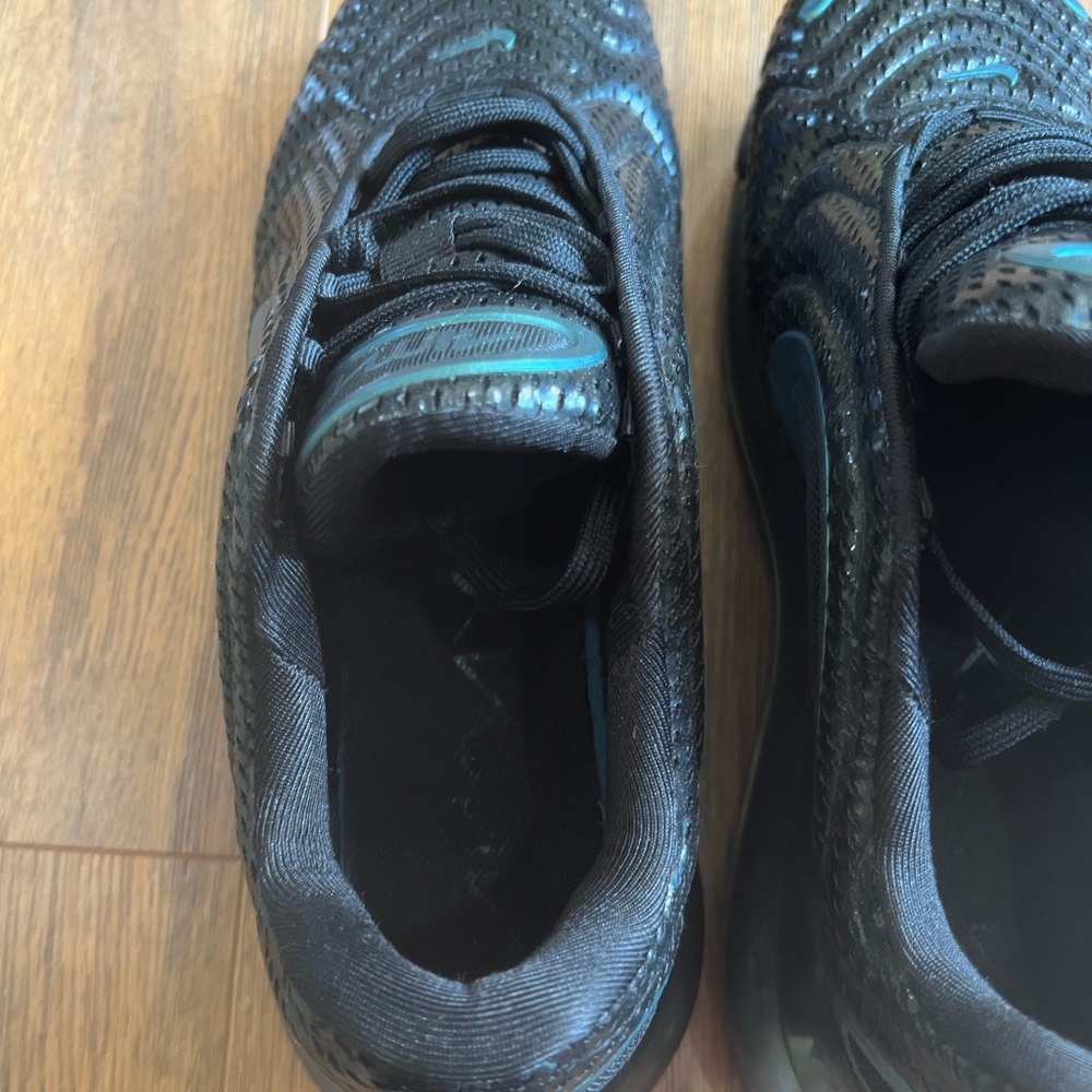 Nike Air Max 720
Throwback Future Iridescent - Picture 10 of 14